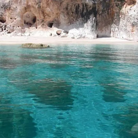 Con Terraza Y Jacuzzi, Zona Ciutadella 아파트 칼라엔블레인즈